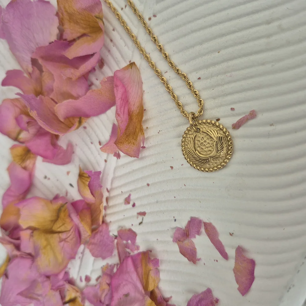 Victoria Emerson Gold Pendant Necklace - Picture 3 of 5